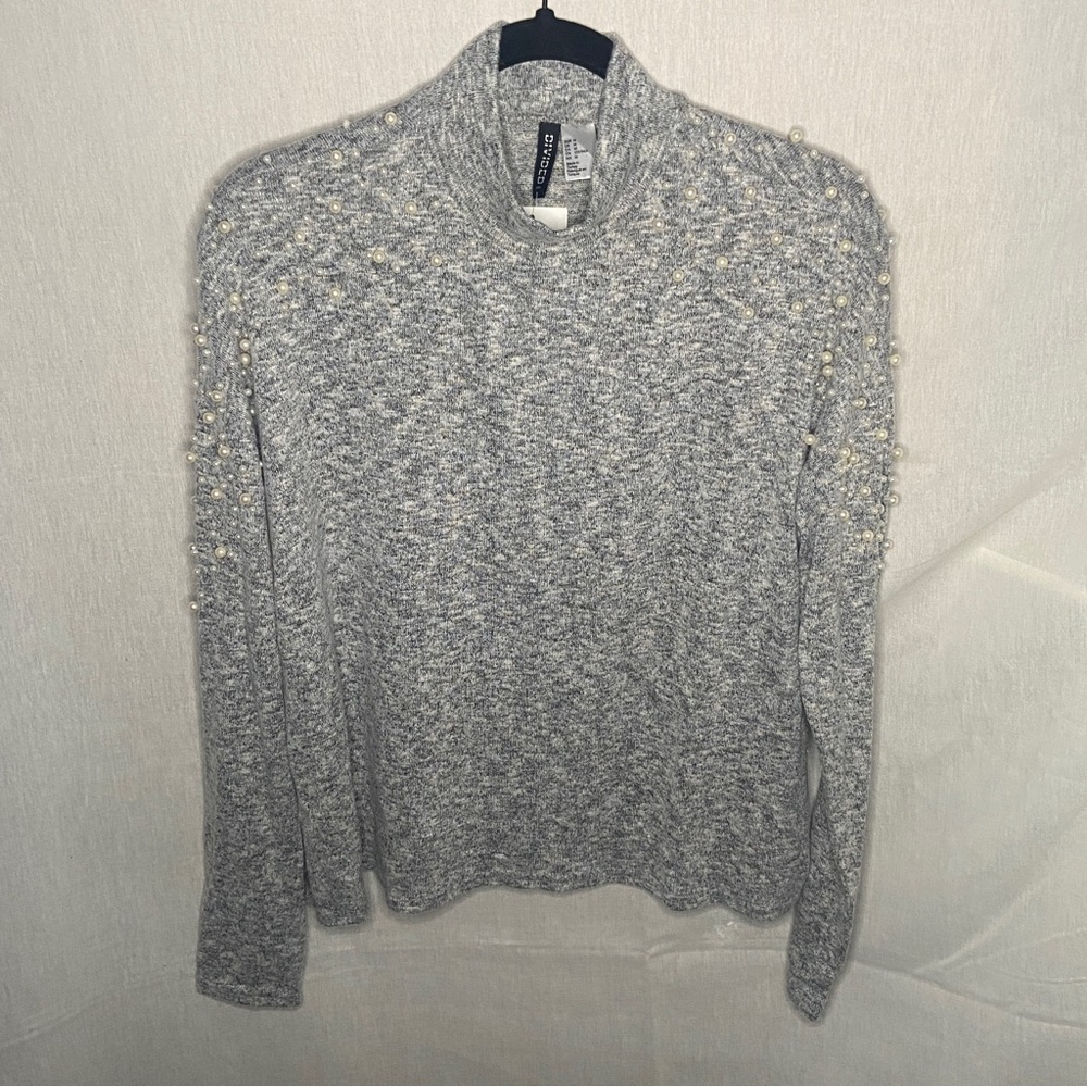 H&M Faux Pearl Detail Sweater (Gray)